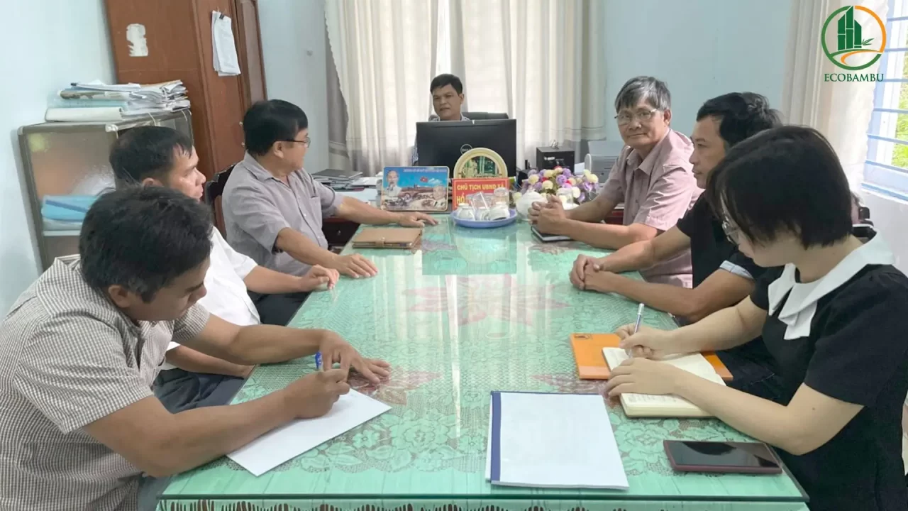 EcoBambu trao đổi với xã Trà Hiệp về tre nguyên liệu