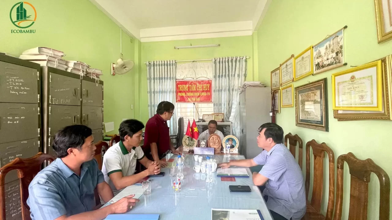 EcoBambu trao đổi với xã Trà Bùi về tre nguyên liệu